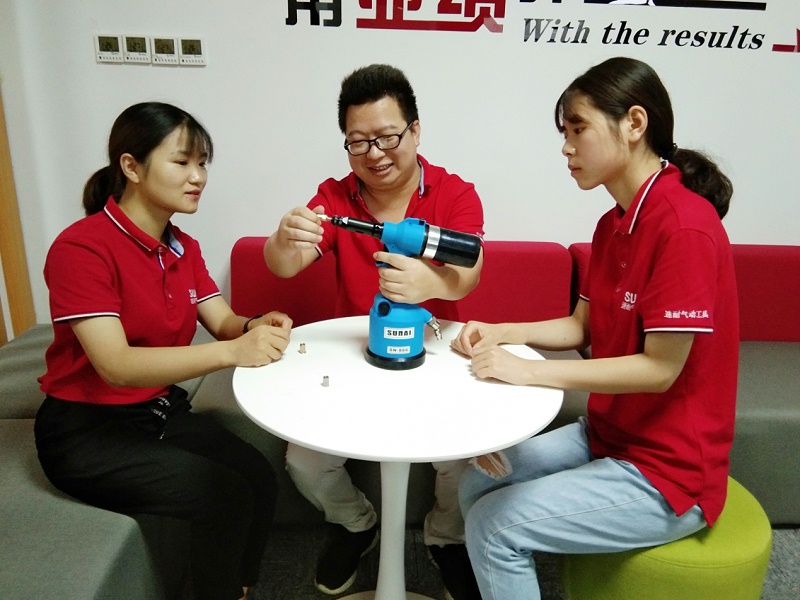 速耐氣動(dòng)工具產(chǎn)品交流培訓(xùn)會現(xiàn)場