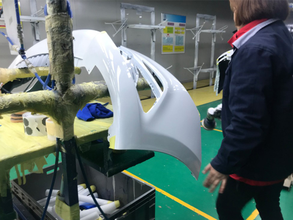 該如何進(jìn)行汽車(chē)美容修理？